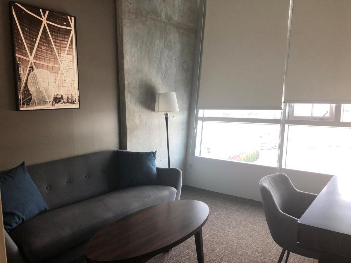 Sait Residence & Conference Centre - YYC 외부 사진